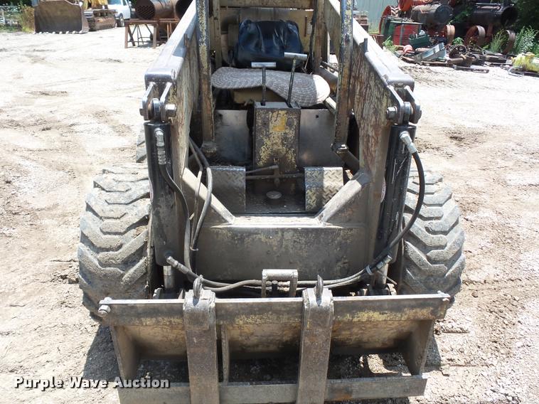 image for item DD1729 Hydra-mac 20C skid steer