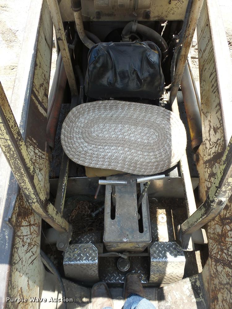 image for item DD1729 Hydra-mac 20C skid steer