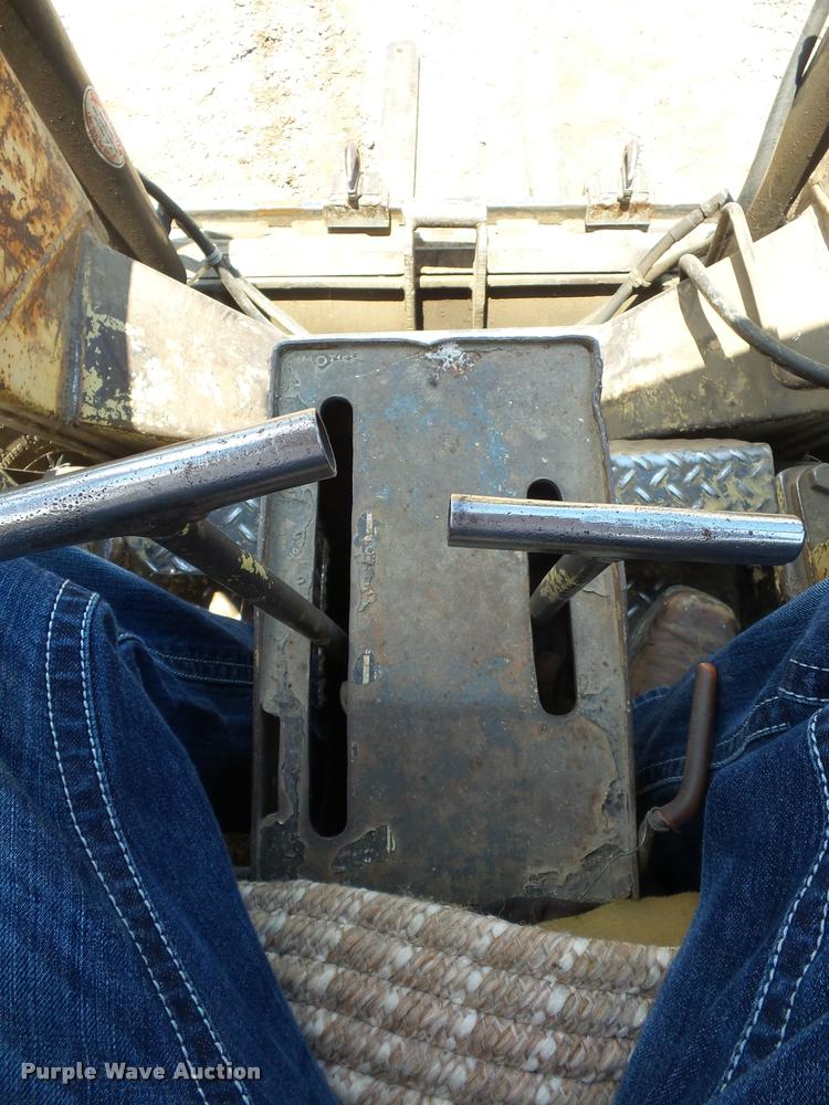 image for item DD1729 Hydra-mac 20C skid steer