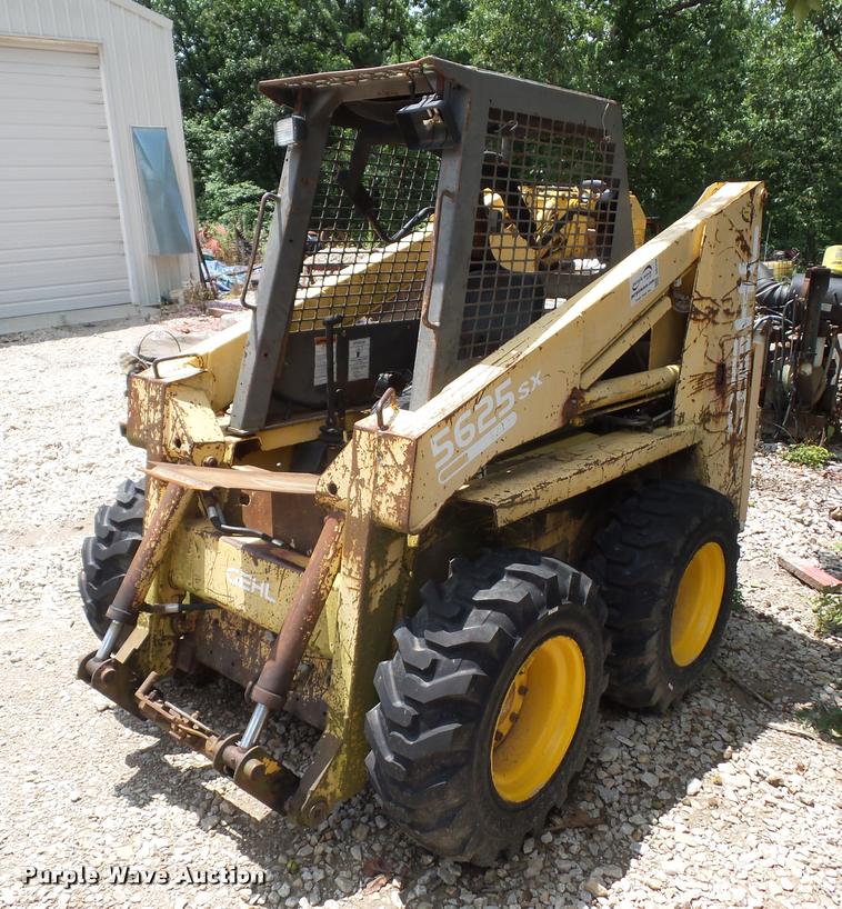 Gehl 5625 SX skid steer in Odessa, MO Item DD1734 sold Purple Wave