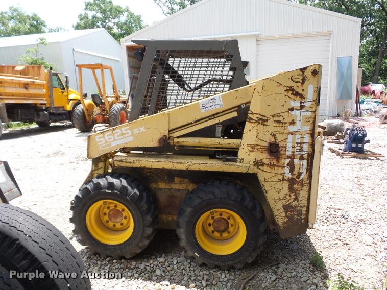 image for item DD1734 Gehl 5625 SX skid steer