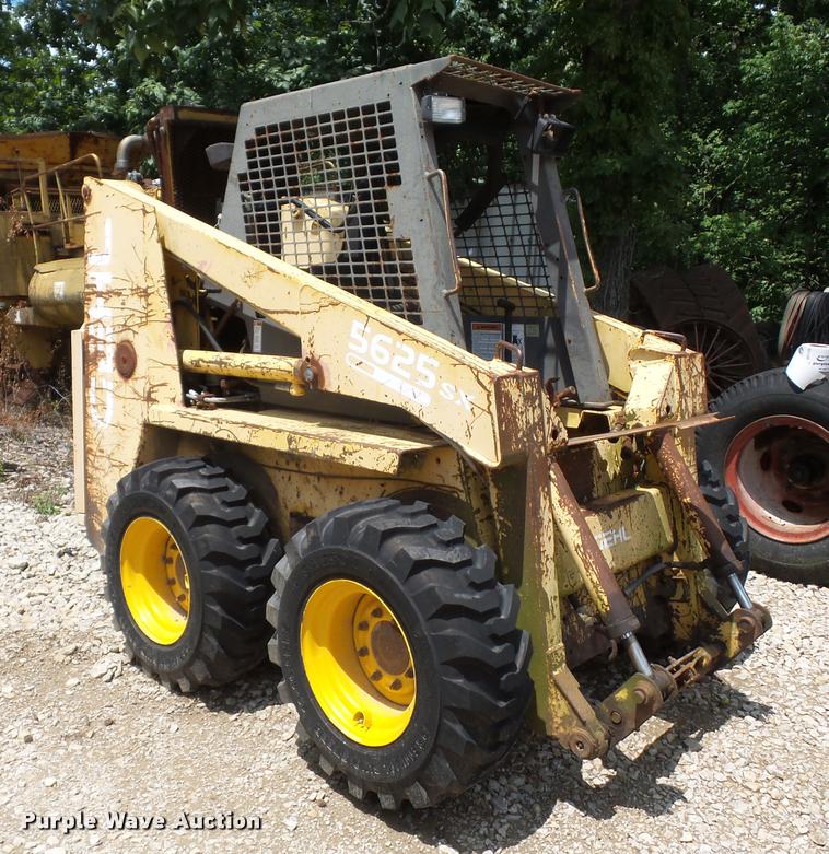 image for item DD1734 Gehl 5625 SX skid steer