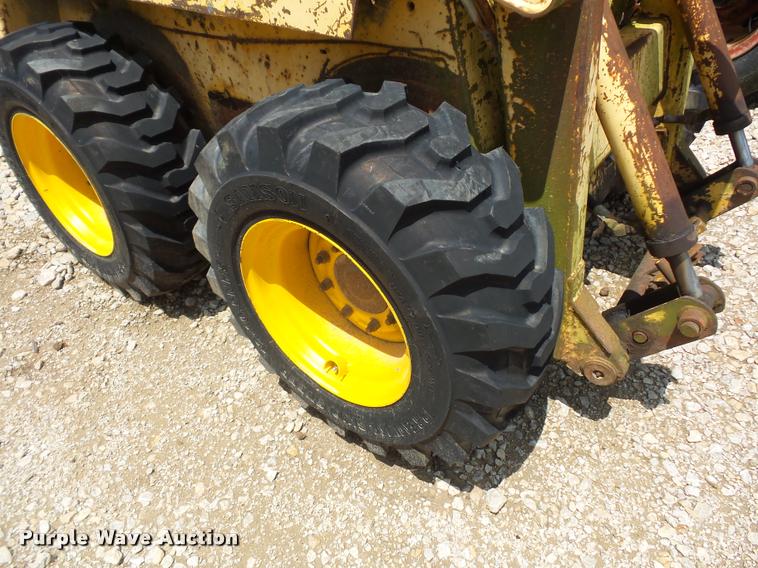 image for item DD1734 Gehl 5625 SX skid steer