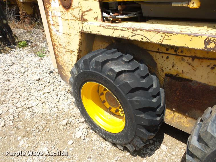 image for item DD1734 Gehl 5625 SX skid steer