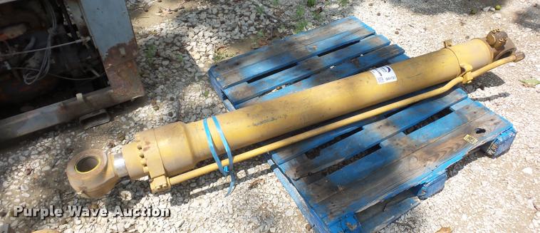 image for item DD1737 Hydraulic cylinder