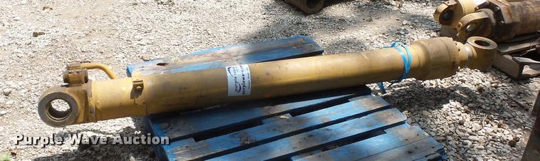 image for item DD1737 Hydraulic cylinder