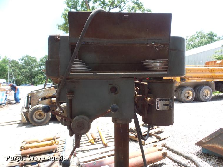 image for item DD1739 Clausing 1640 drill press