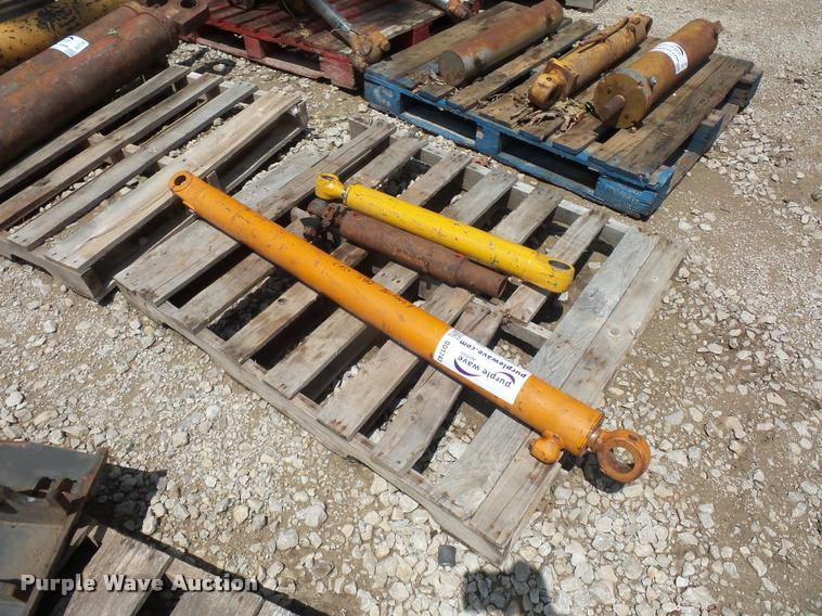 image for item DD1743 (3) Case 580 backhoe hydraulic cylinder