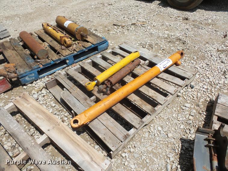image for item DD1743 (3) Case 580 backhoe hydraulic cylinder