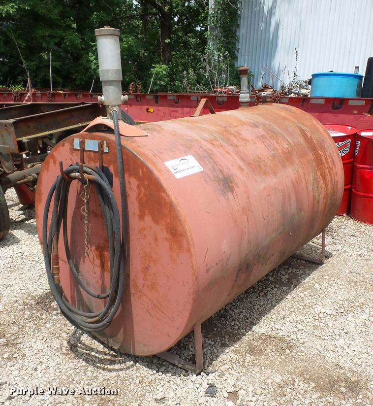 image for item DD1747 Bulk oil tank