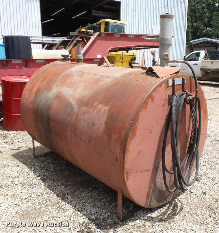image for item DD1747 Bulk oil tank