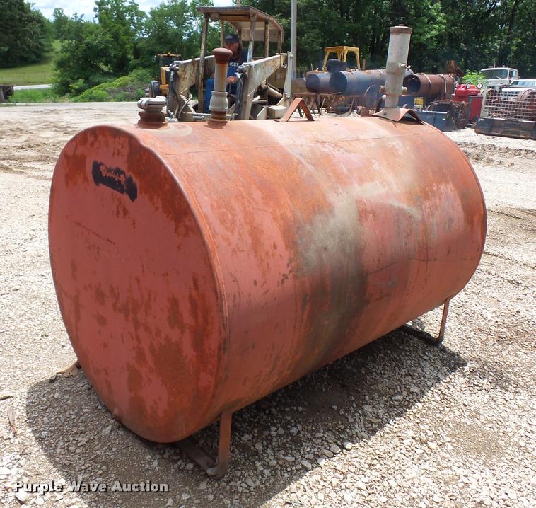 image for item DD1747 Bulk oil tank