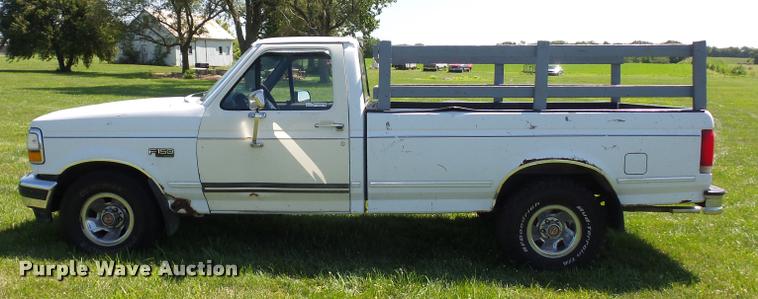 image for item DH9065 1993 Ford F150 pickup truck