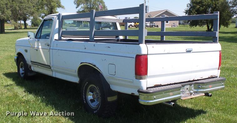 image for item DH9065 1993 Ford F150 pickup truck