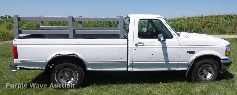 image for item DH9065 1993 Ford F150 pickup truck