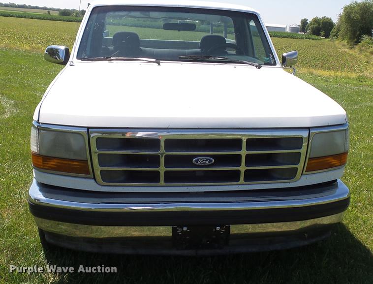 image for item DH9065 1993 Ford F150 pickup truck