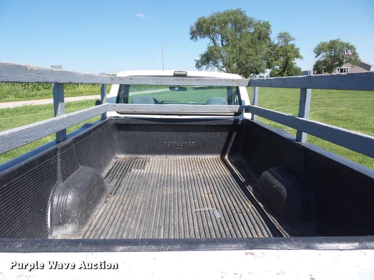 image for item DH9065 1993 Ford F150 pickup truck