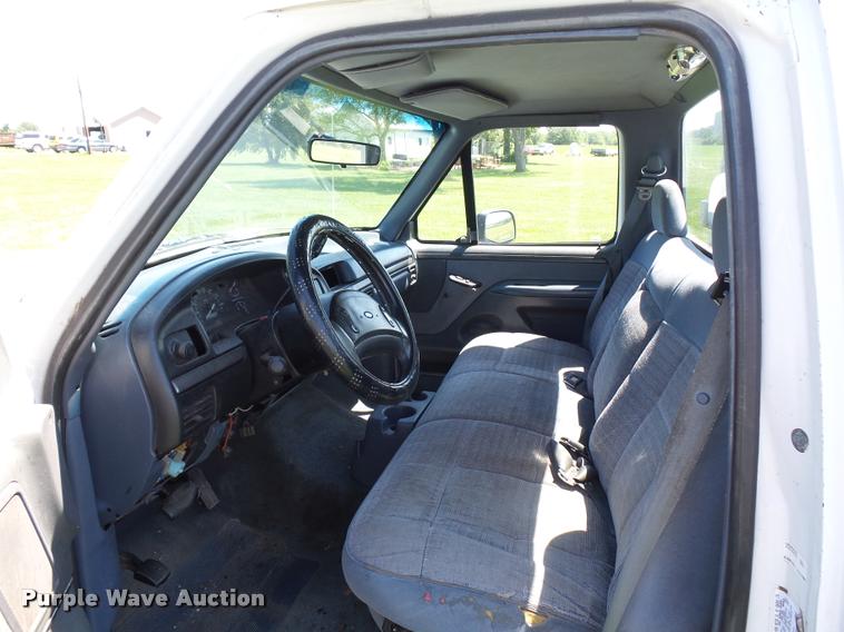 image for item DH9065 1993 Ford F150 pickup truck