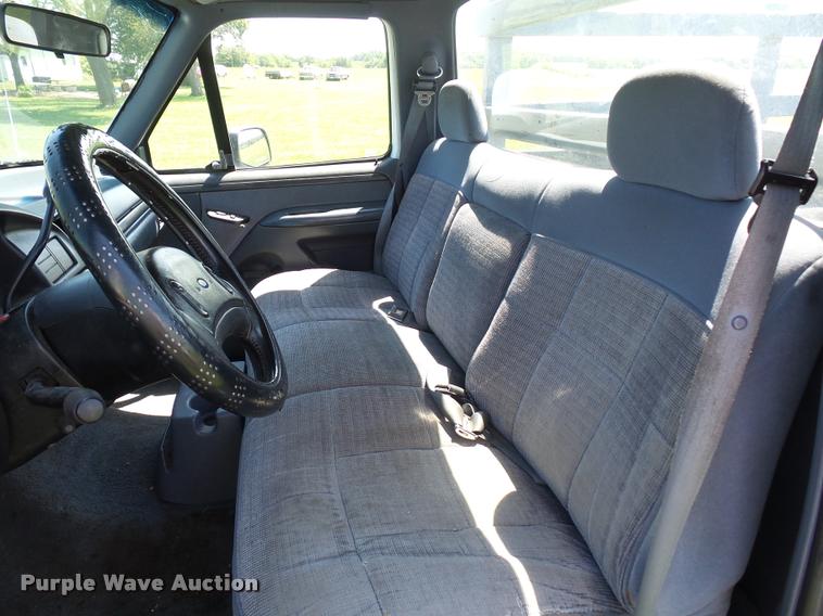 image for item DH9065 1993 Ford F150 pickup truck