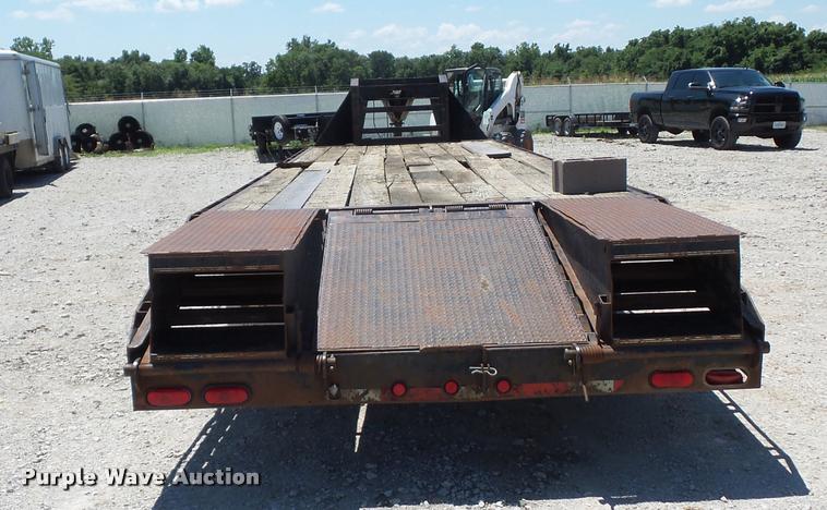 image for item DH9067 2000 L&L equipment trailer