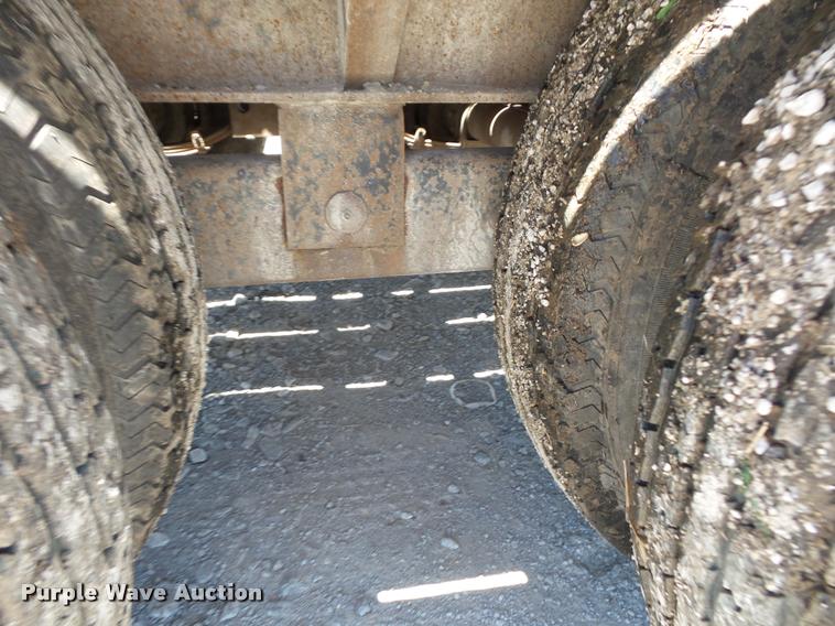 image for item DH9067 2000 L&L equipment trailer