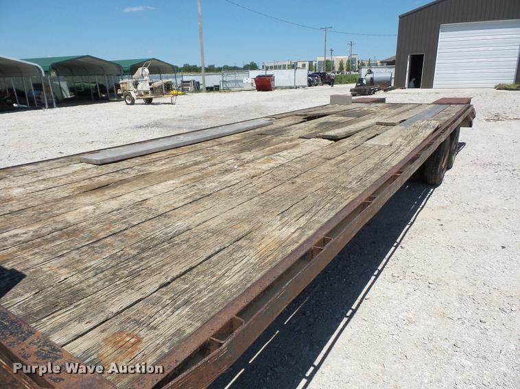 image for item DH9067 2000 L&L equipment trailer