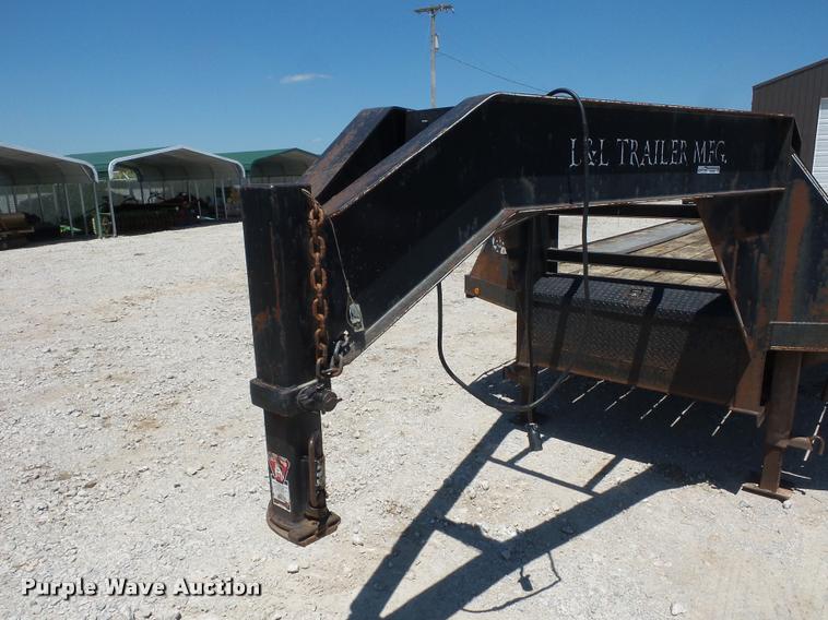 image for item DH9067 2000 L&L equipment trailer