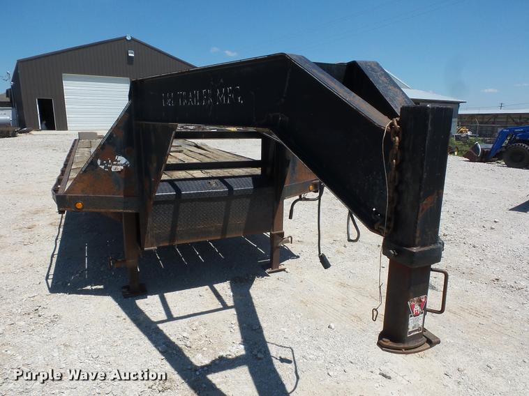 image for item DH9067 2000 L&L equipment trailer