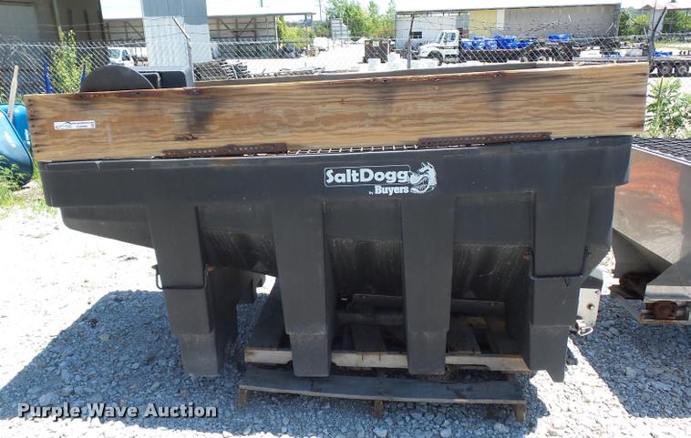 image for item DH9068 Salt Dogg spreader