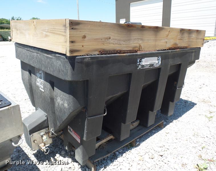 image for item DH9068 Salt Dogg spreader