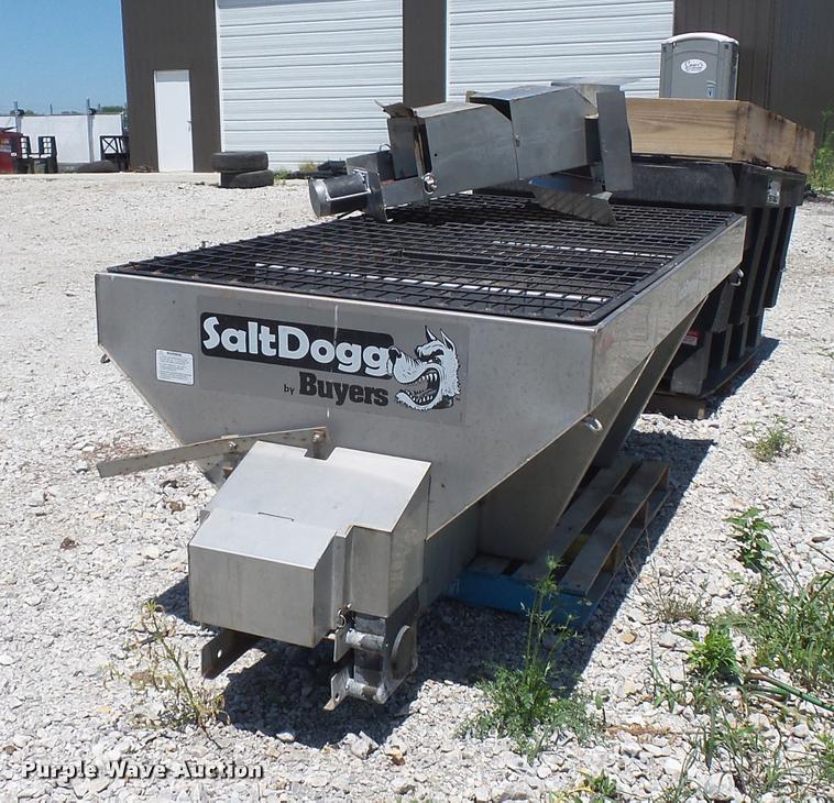 image for item DH9069 Salt Dogg spreader