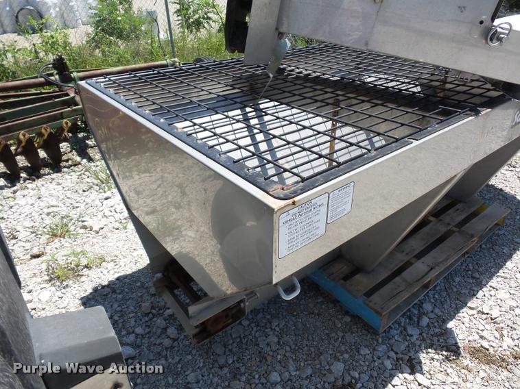 image for item DH9069 Salt Dogg spreader