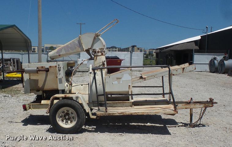 image for item DH9071 Finn B70 straw blower