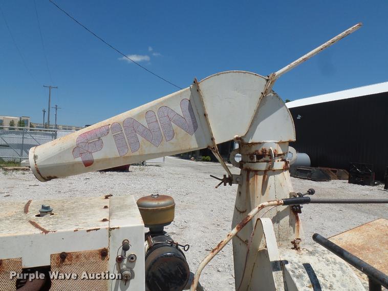 image for item DH9071 Finn B70 straw blower