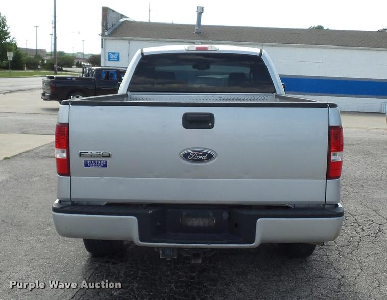 image for item DJ9582 2005 Ford F150 SuperCab pickup truck