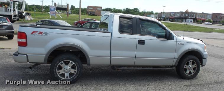 image for item DJ9582 2005 Ford F150 SuperCab pickup truck