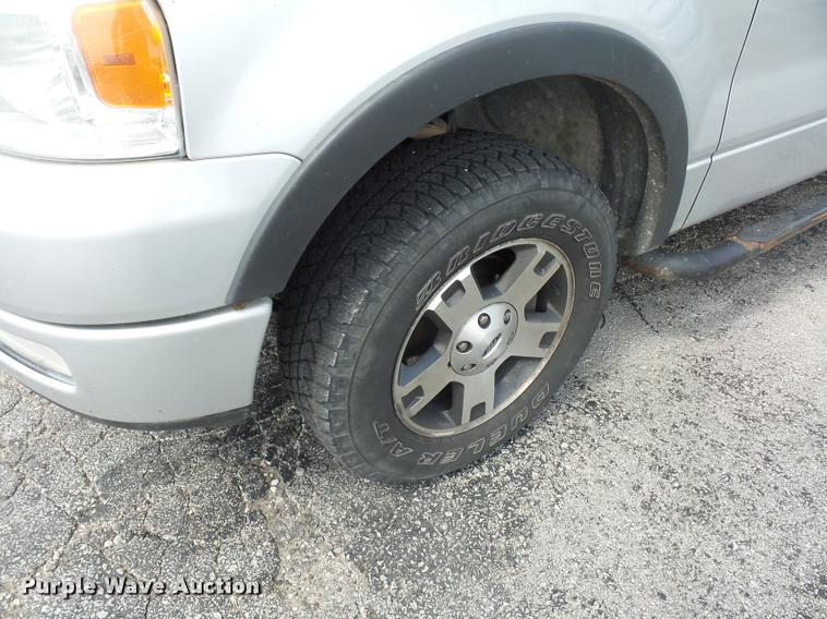 image for item DJ9582 2005 Ford F150 SuperCab pickup truck