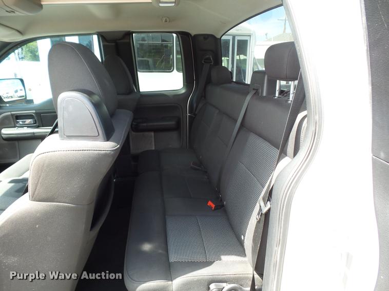 image for item DJ9582 2005 Ford F150 SuperCab pickup truck