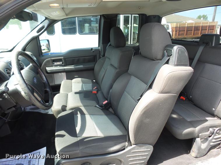 image for item DJ9582 2005 Ford F150 SuperCab pickup truck