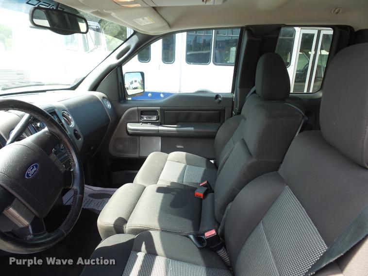 image for item DJ9582 2005 Ford F150 SuperCab pickup truck