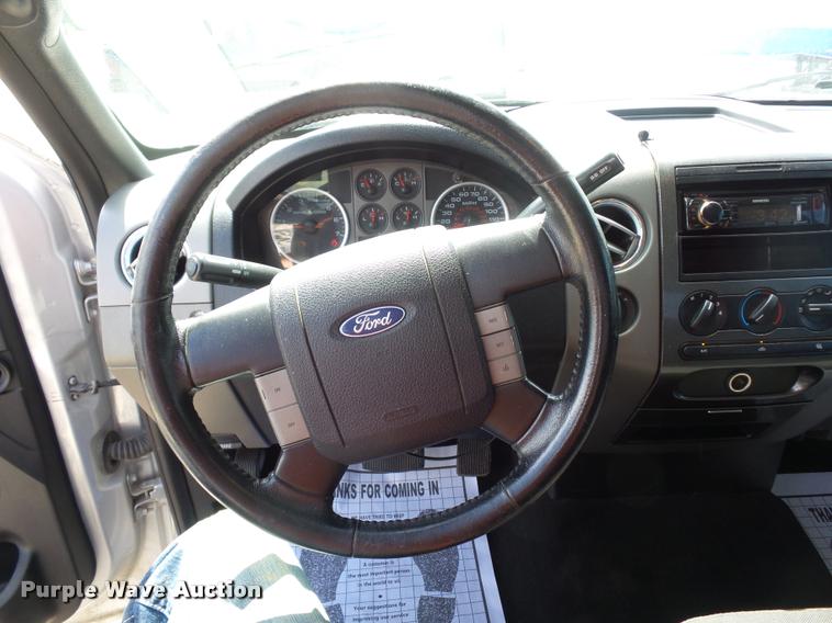 image for item DJ9582 2005 Ford F150 SuperCab pickup truck