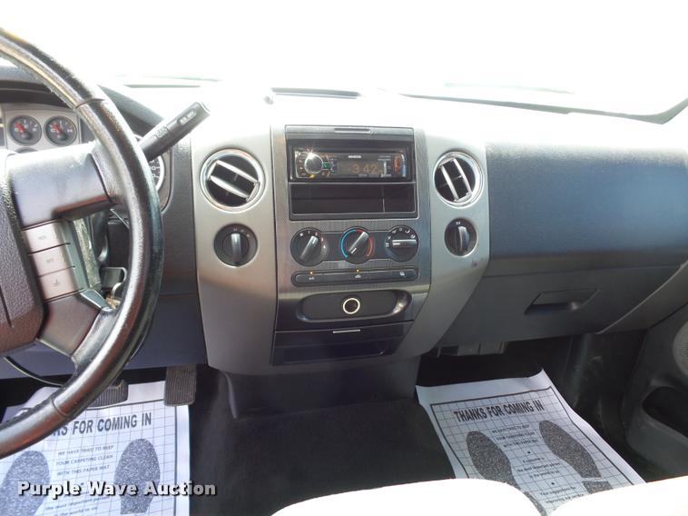 image for item DJ9582 2005 Ford F150 SuperCab pickup truck