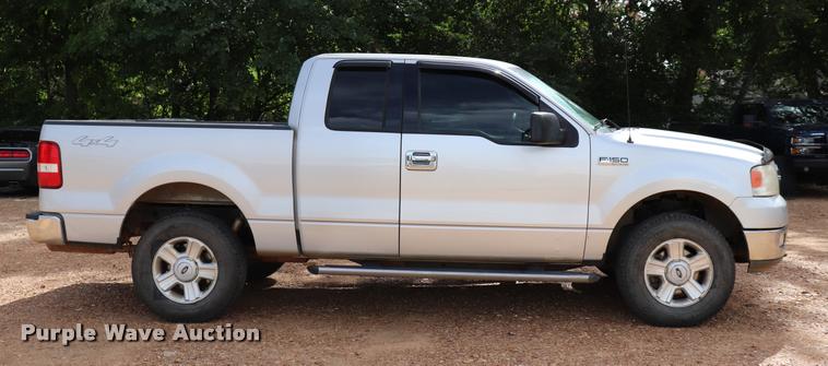 image for item DK9544 2004 Ford F150 SuperCab pickup truck