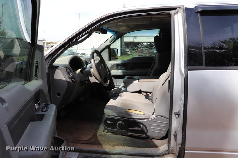 image for item DK9544 2004 Ford F150 SuperCab pickup truck