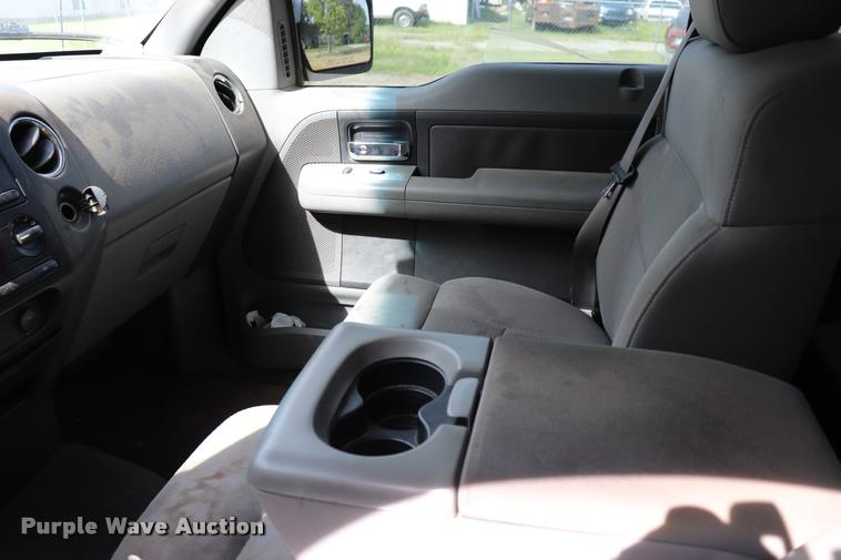 image for item DK9544 2004 Ford F150 SuperCab pickup truck