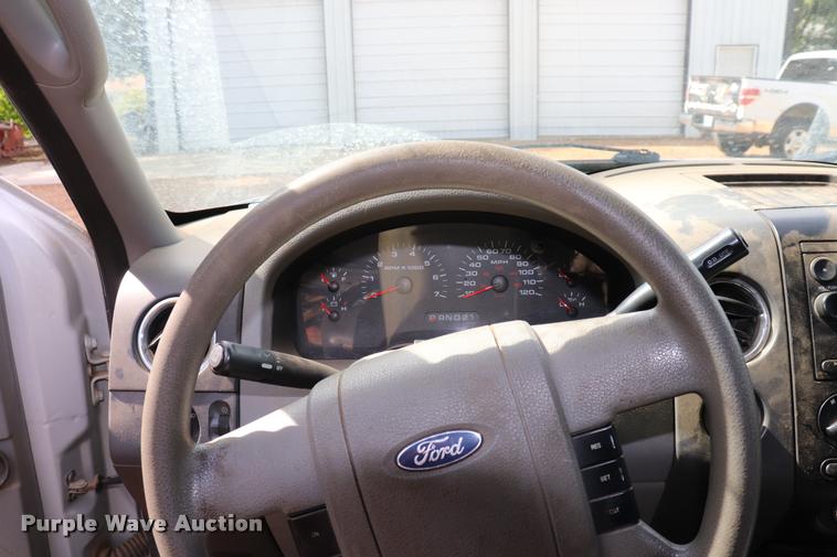 image for item DK9544 2004 Ford F150 SuperCab pickup truck