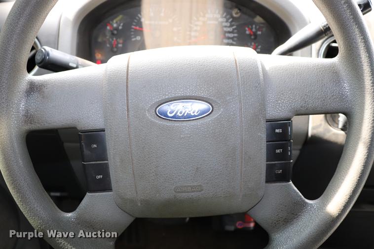 image for item DK9544 2004 Ford F150 SuperCab pickup truck