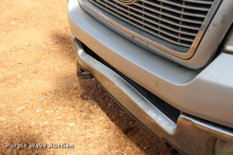 image for item DK9544 2004 Ford F150 SuperCab pickup truck