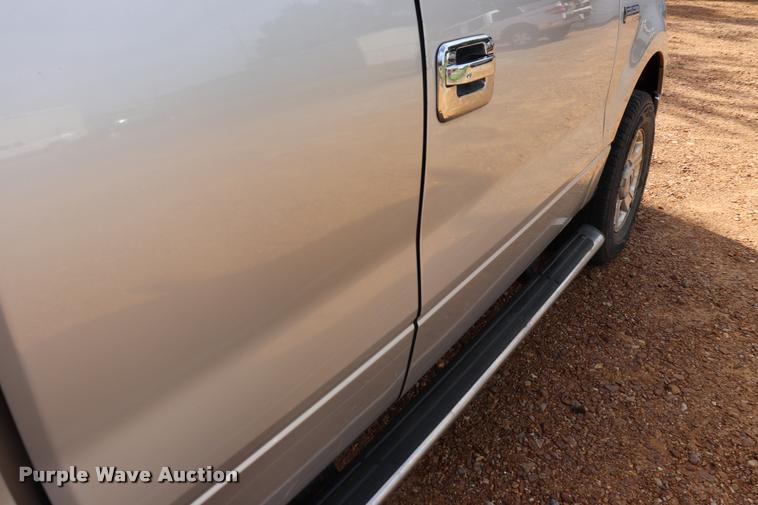 image for item DK9544 2004 Ford F150 SuperCab pickup truck