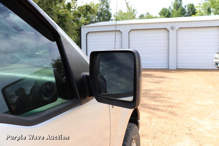 image for item DK9544 2004 Ford F150 SuperCab pickup truck